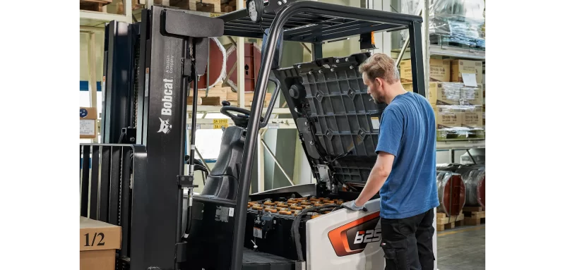 Xe nâng điện 2 đến 3,2 tấn, 4 bánh – Dòng 7