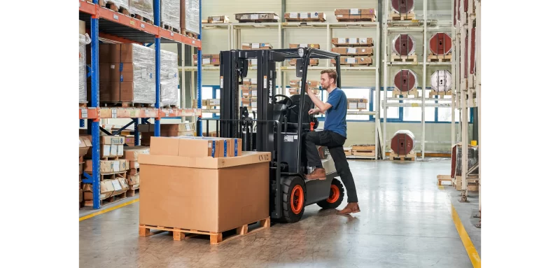 Xe nâng điện 2 đến 3,2 tấn, 4 bánh – Dòng 7