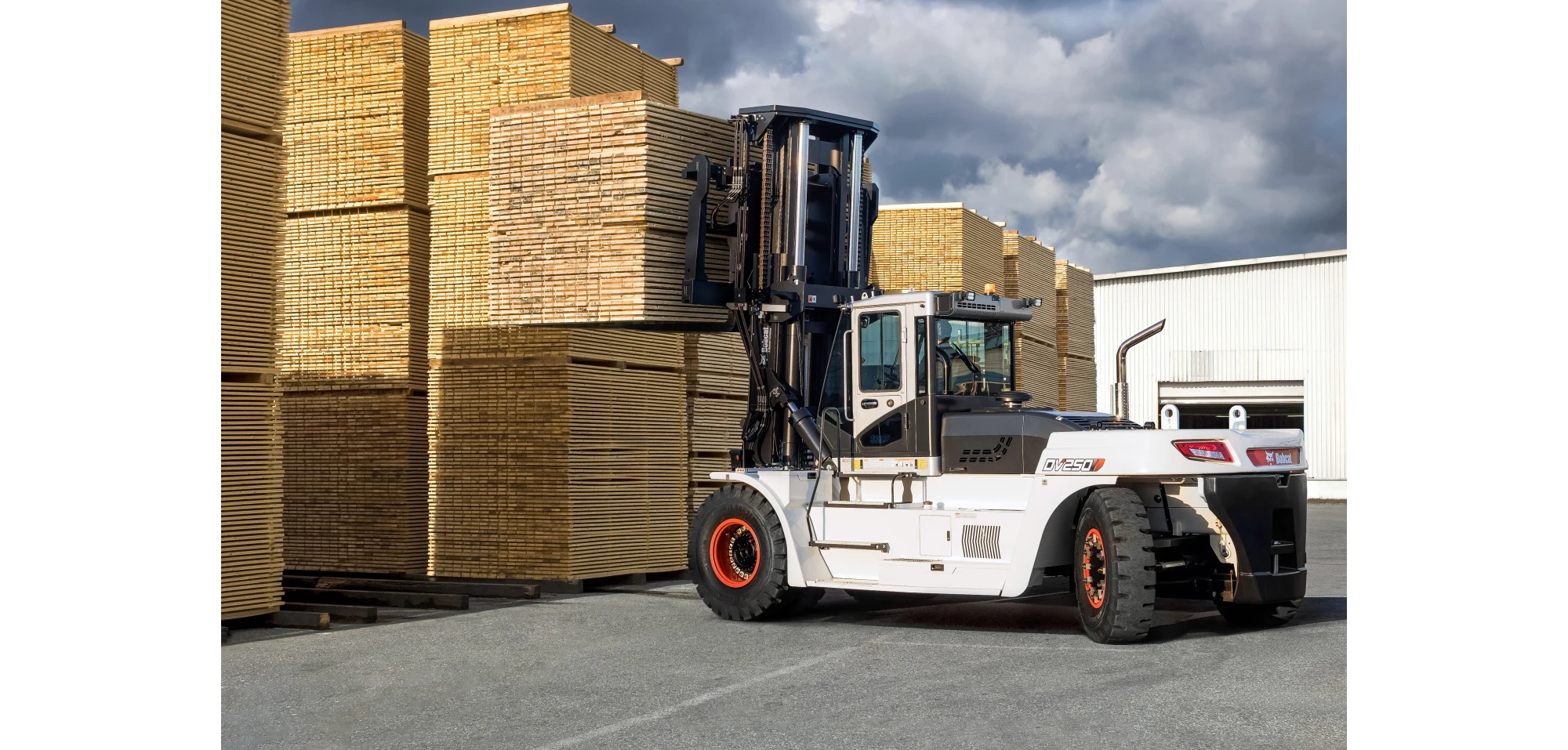 Xe nâng dầu Diesel 20 đến 25 tấn, Series 7 Xe nâng dầu Diesel 20 đến 25 tấn, Series 7